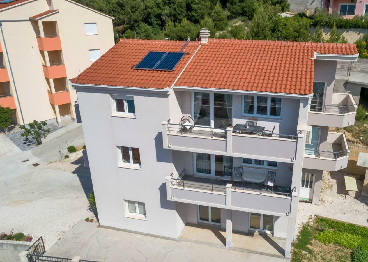 Apartmani Ticinovic Omis Exterior photo