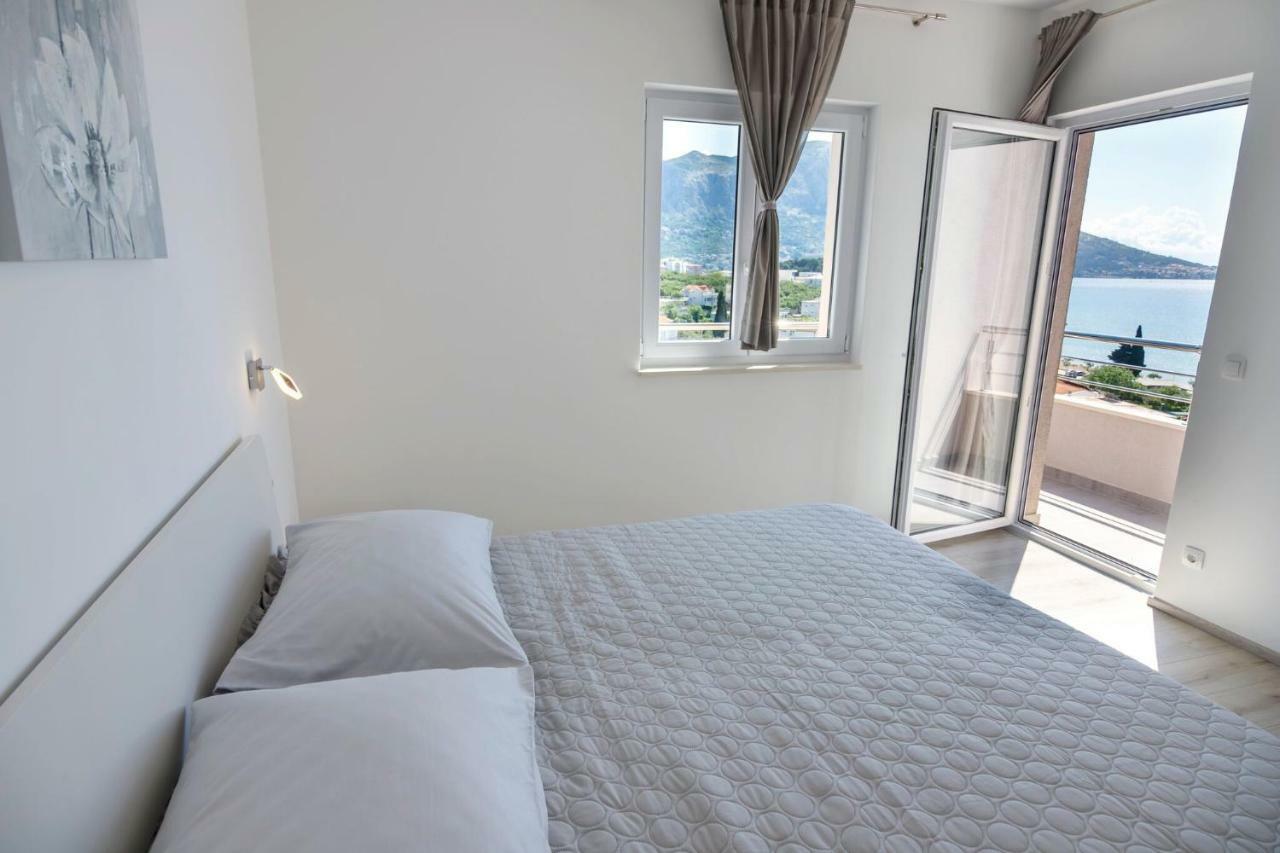 Apartmani Ticinovic Omis Exterior photo